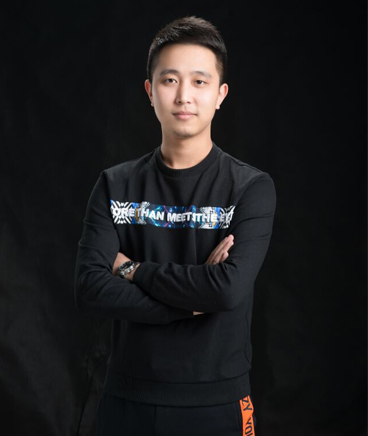 李偉